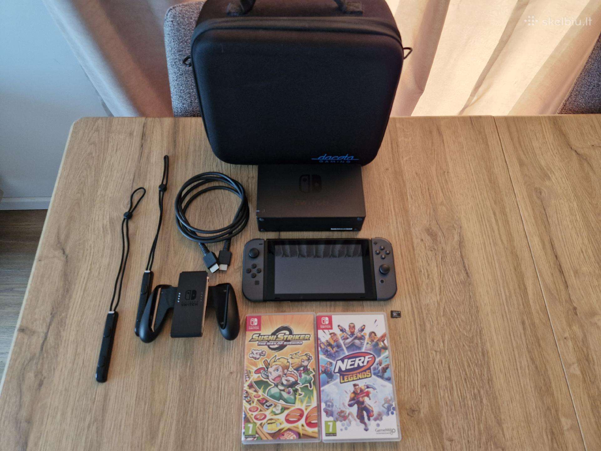 Nintendo switch + žaidimai + atminties korta