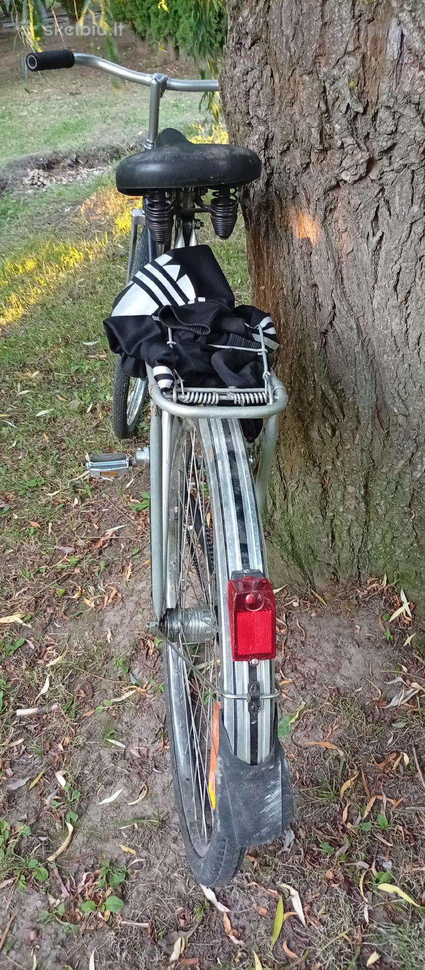 Pasikeistų dviratį ant mopeda ar motorinį dviratį