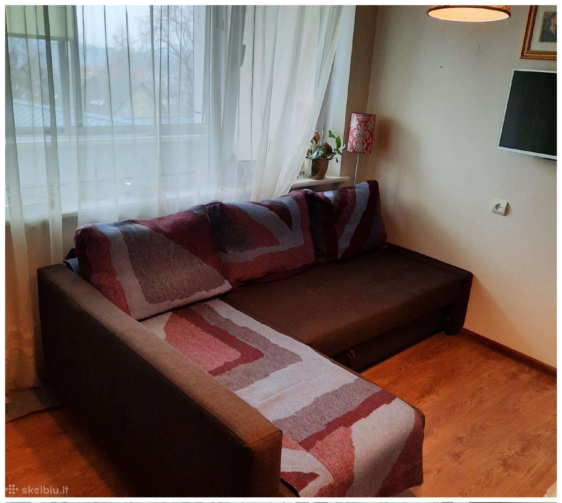 Kampinė sofa-lova