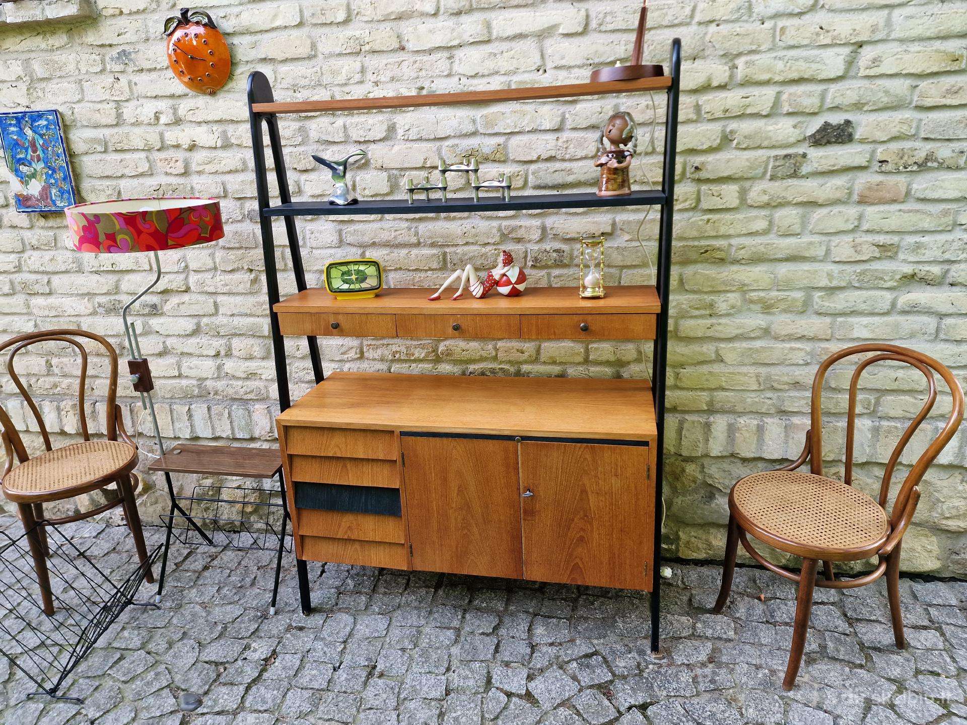 Vintažinė mid century knygų lentyna su darbo vieta