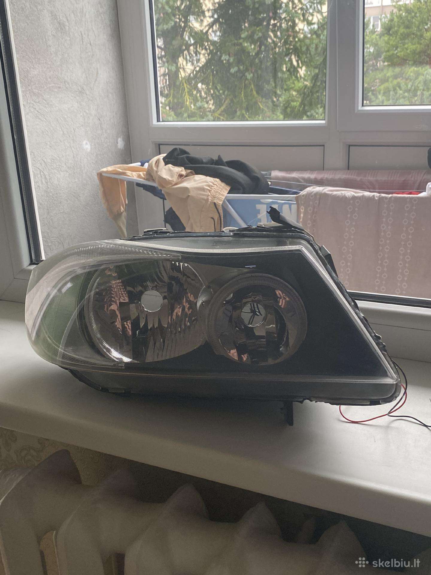 Bmw E90 / E91 dešinysis žibintas su baltu LED