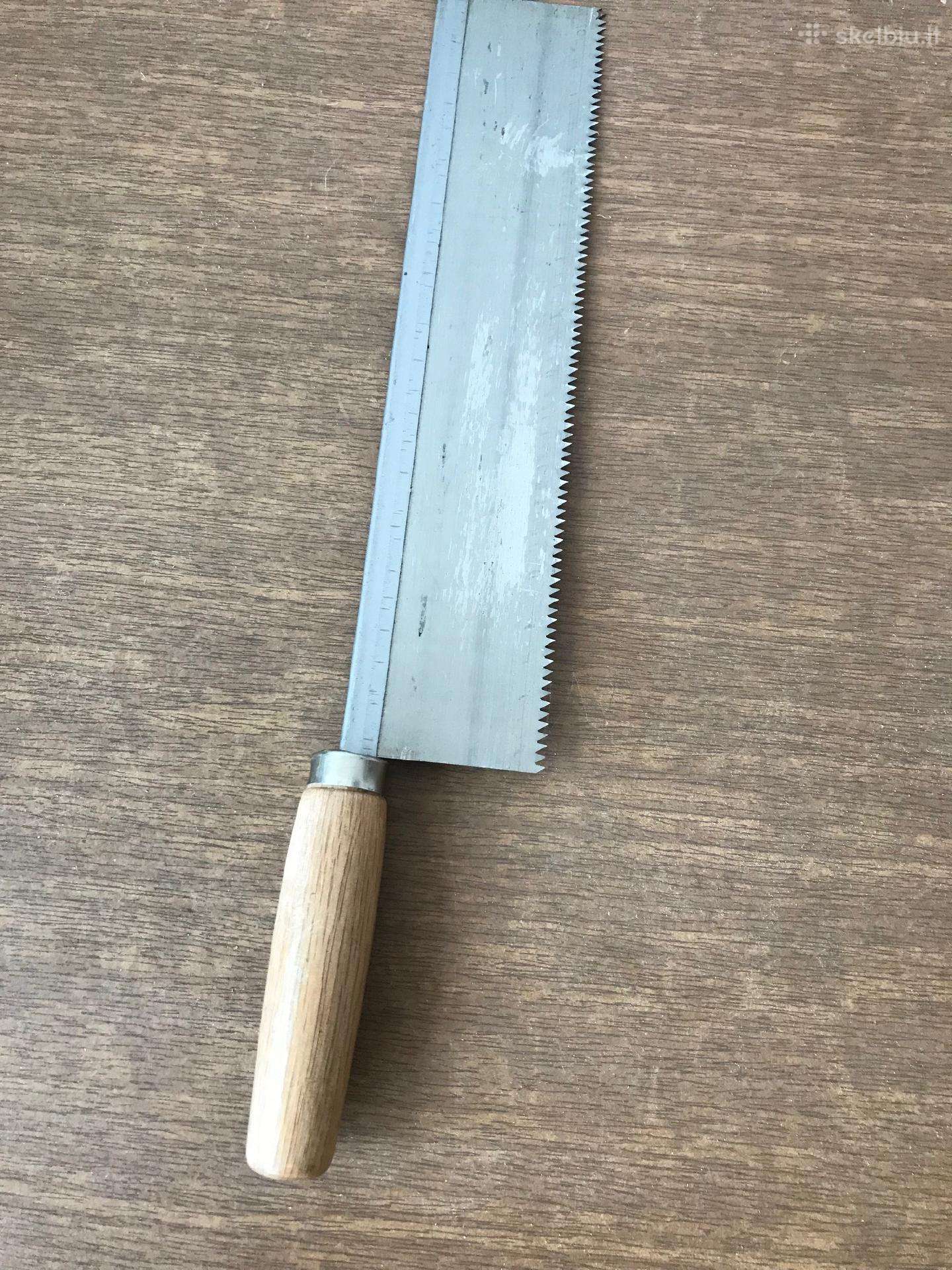Naujas pjūklas medžio darbams