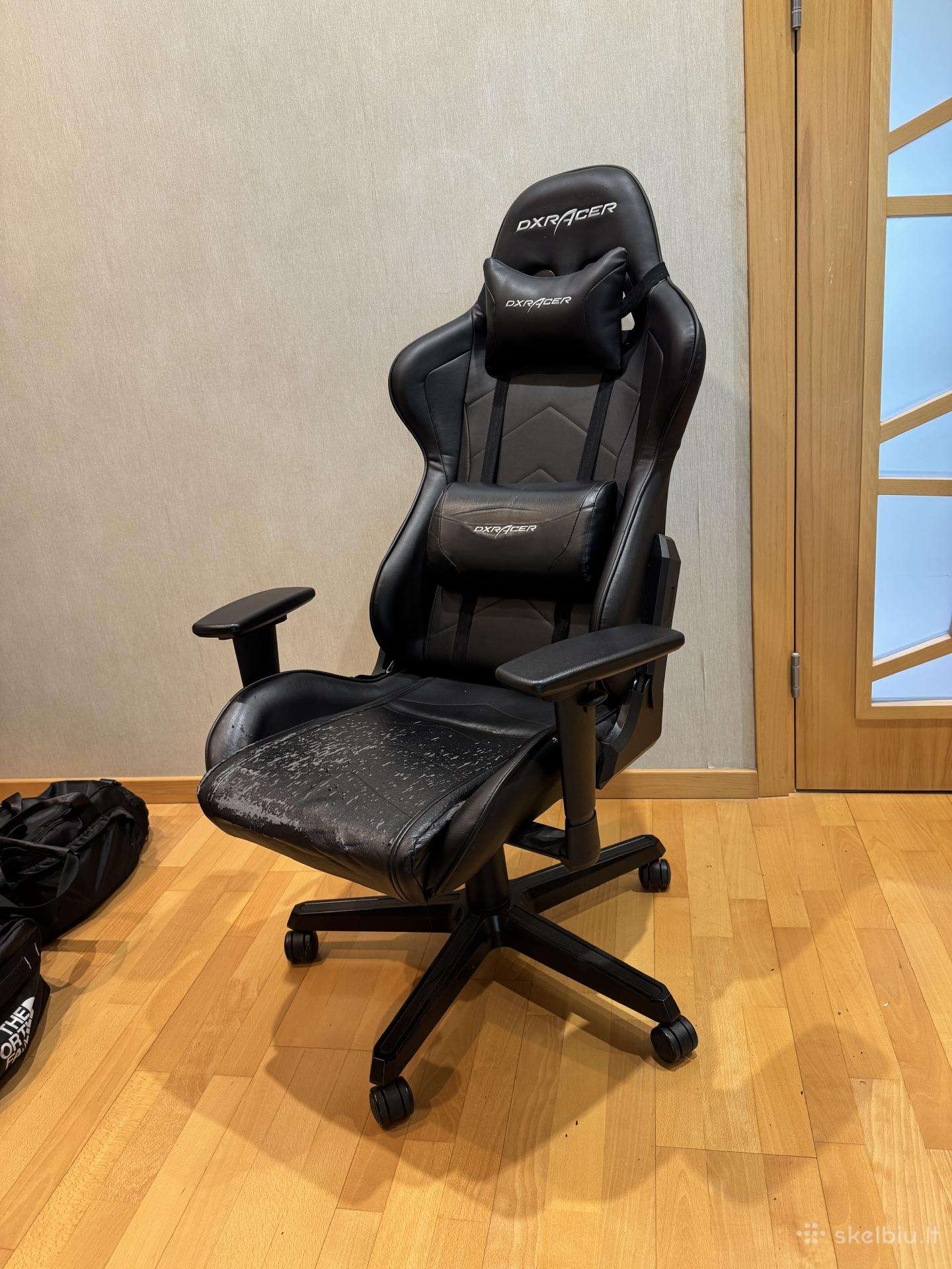 Dxracer Formula series zaidimu kede juoda