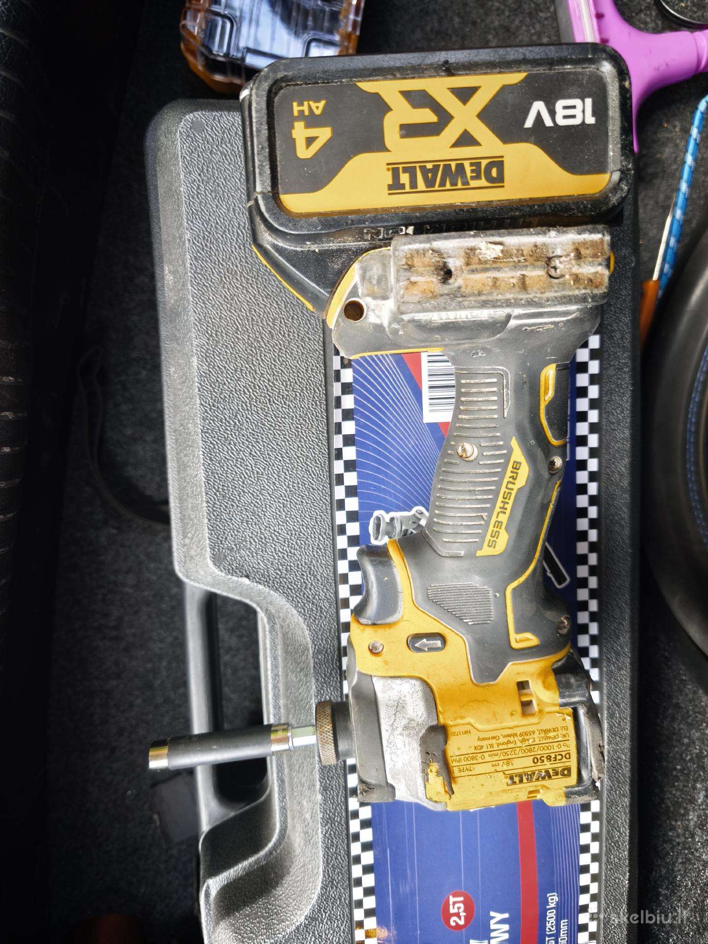 Dewalt suktukai