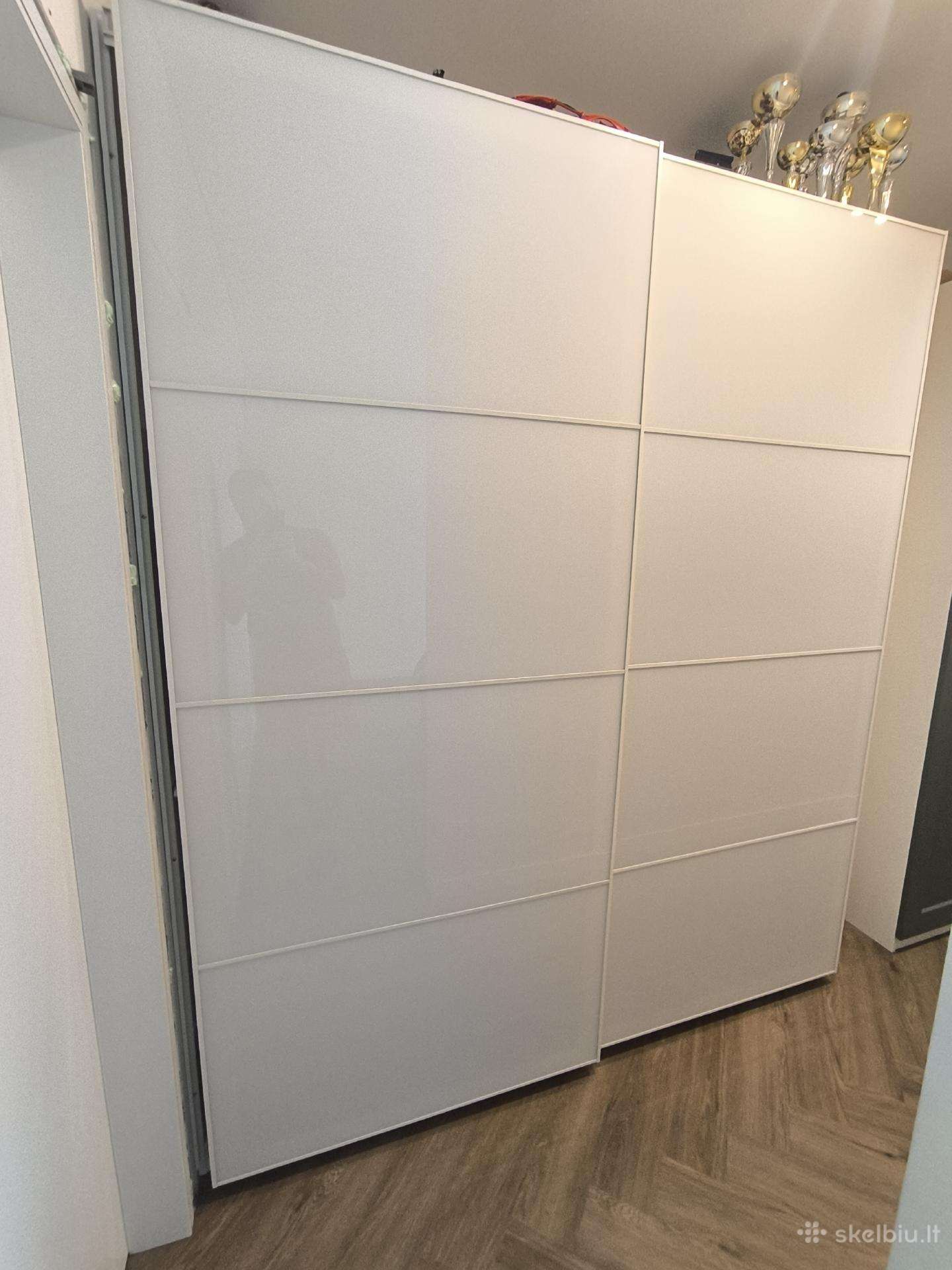 Ikea pax stumdomos durys