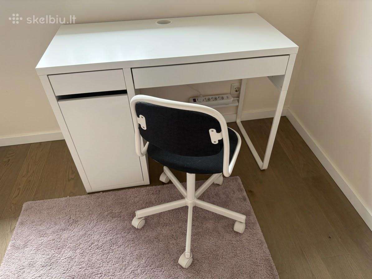 Ikea rašomasis stalas kartu su kėde