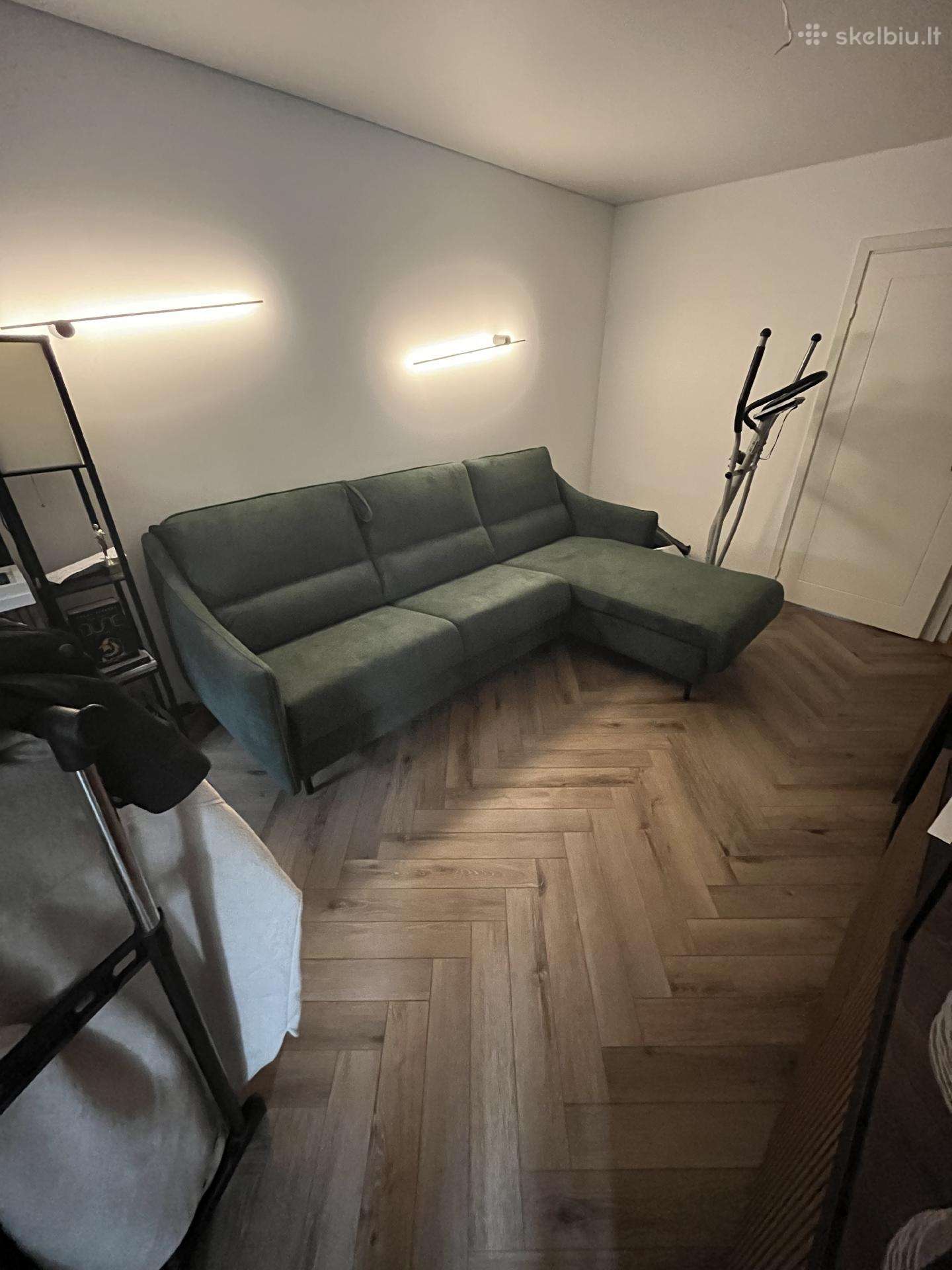Kampas sofa-lova su integruotu čiužiniu