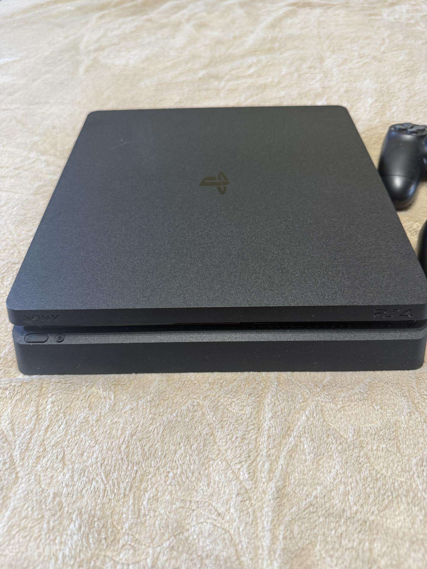 Pardudamas tvarkingas ps4 slim su 2 org pulteliais