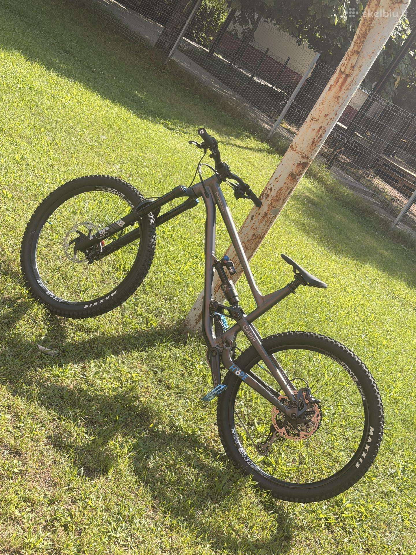 Commencal clash v2