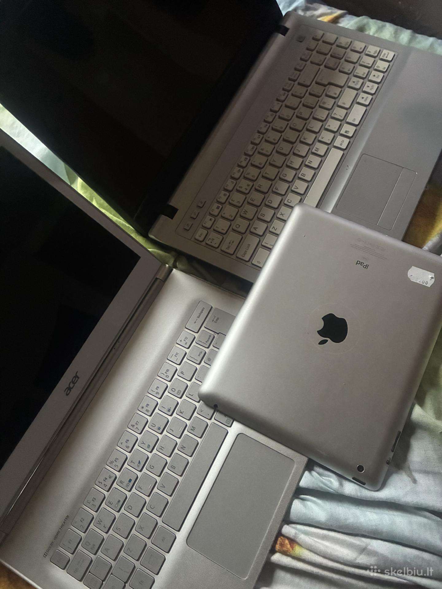 2 laptopai ir viena plancete