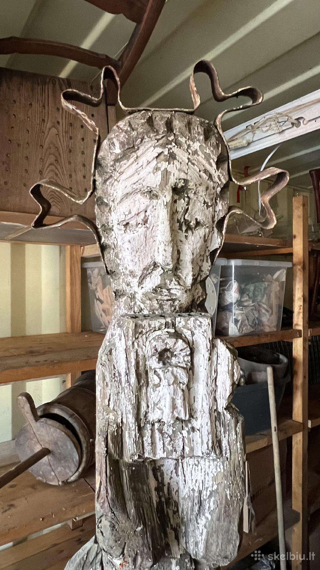 Lietuvių liaudies medinė religinė skulptūra 119 cm