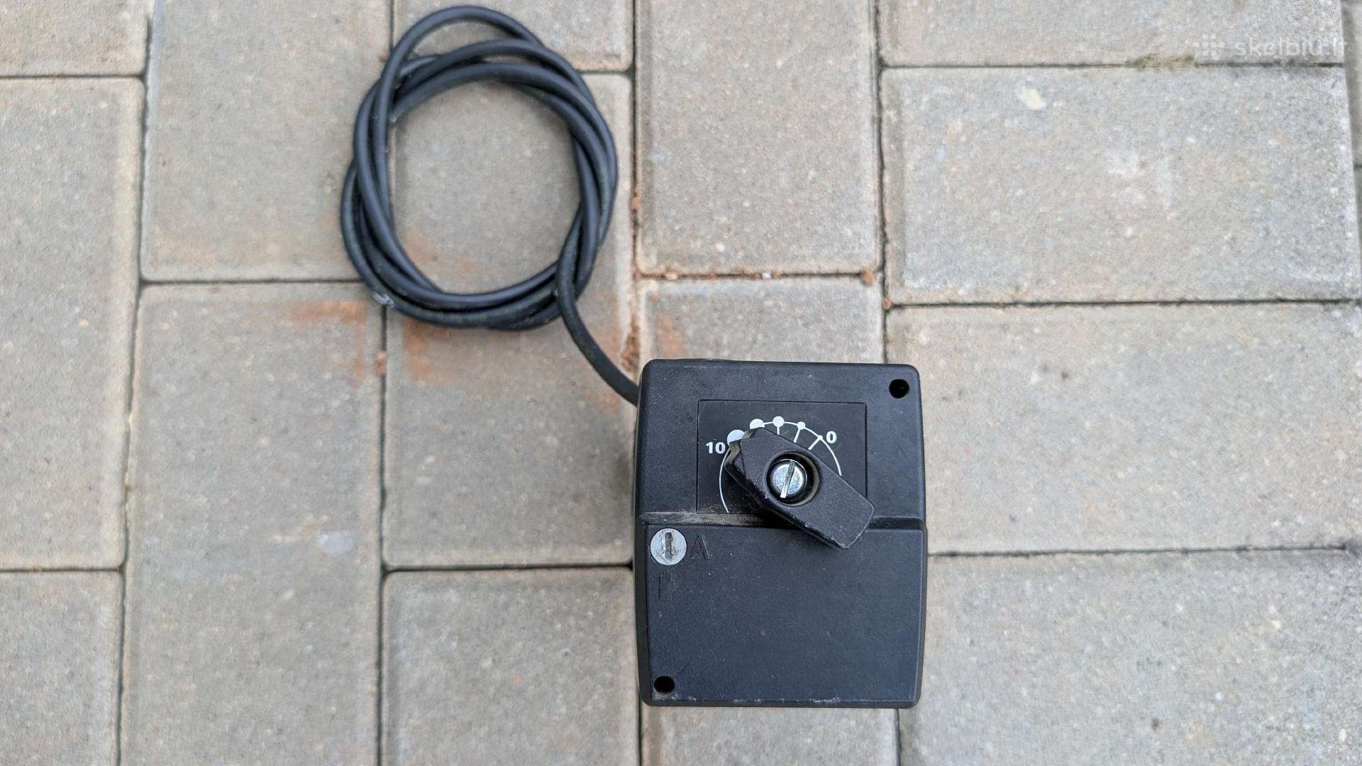 Ketureigis voztuvas su pavara