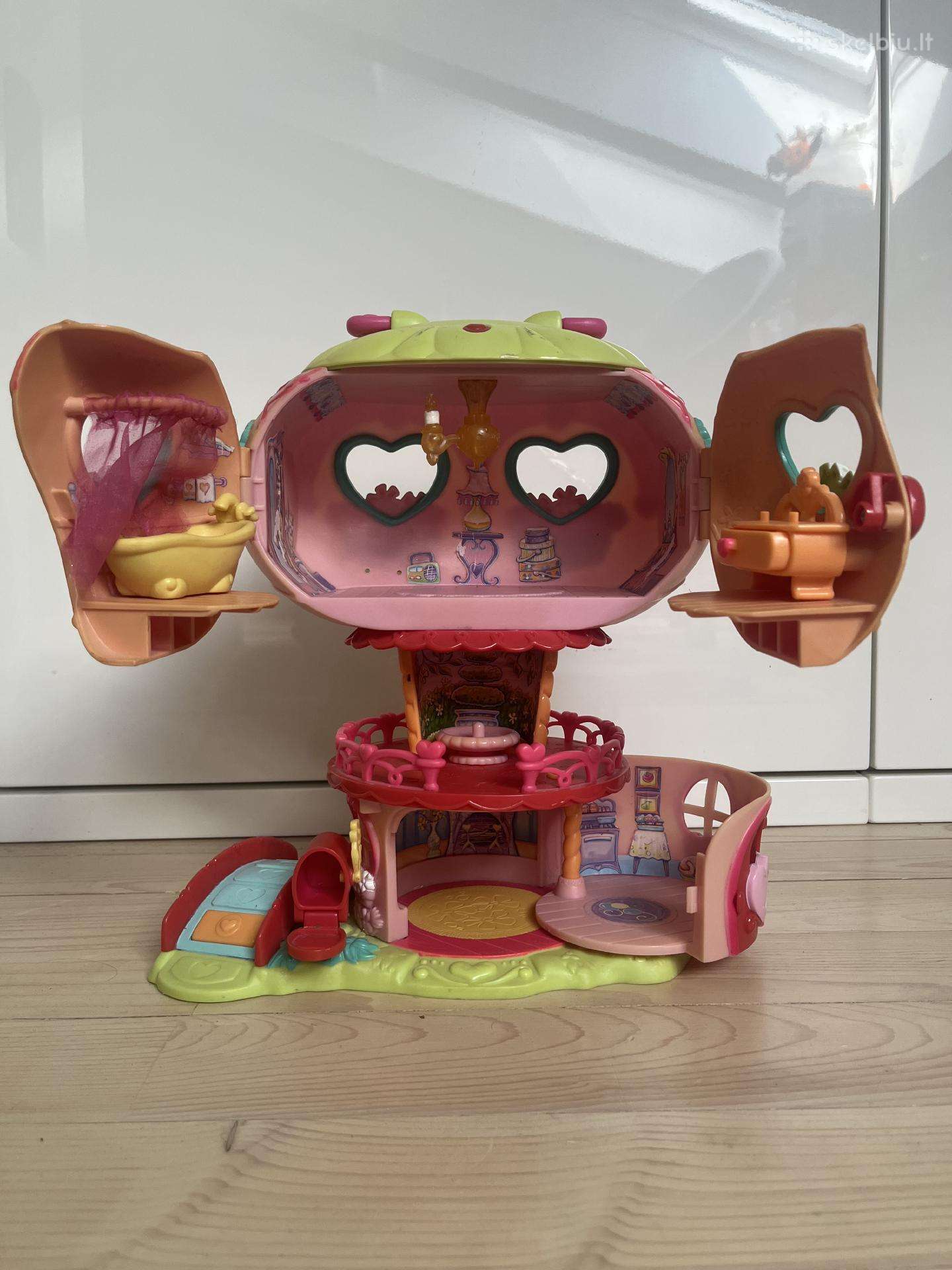 Plastikinis Hasbro namukas