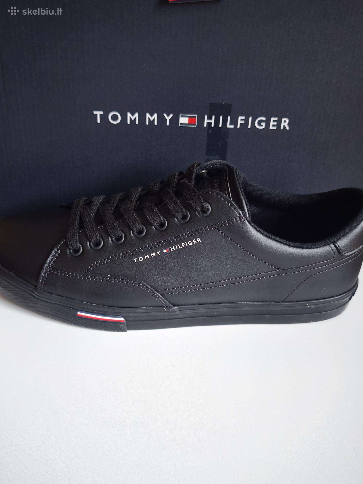 Vyriski kedai Tommy Hilfiger.