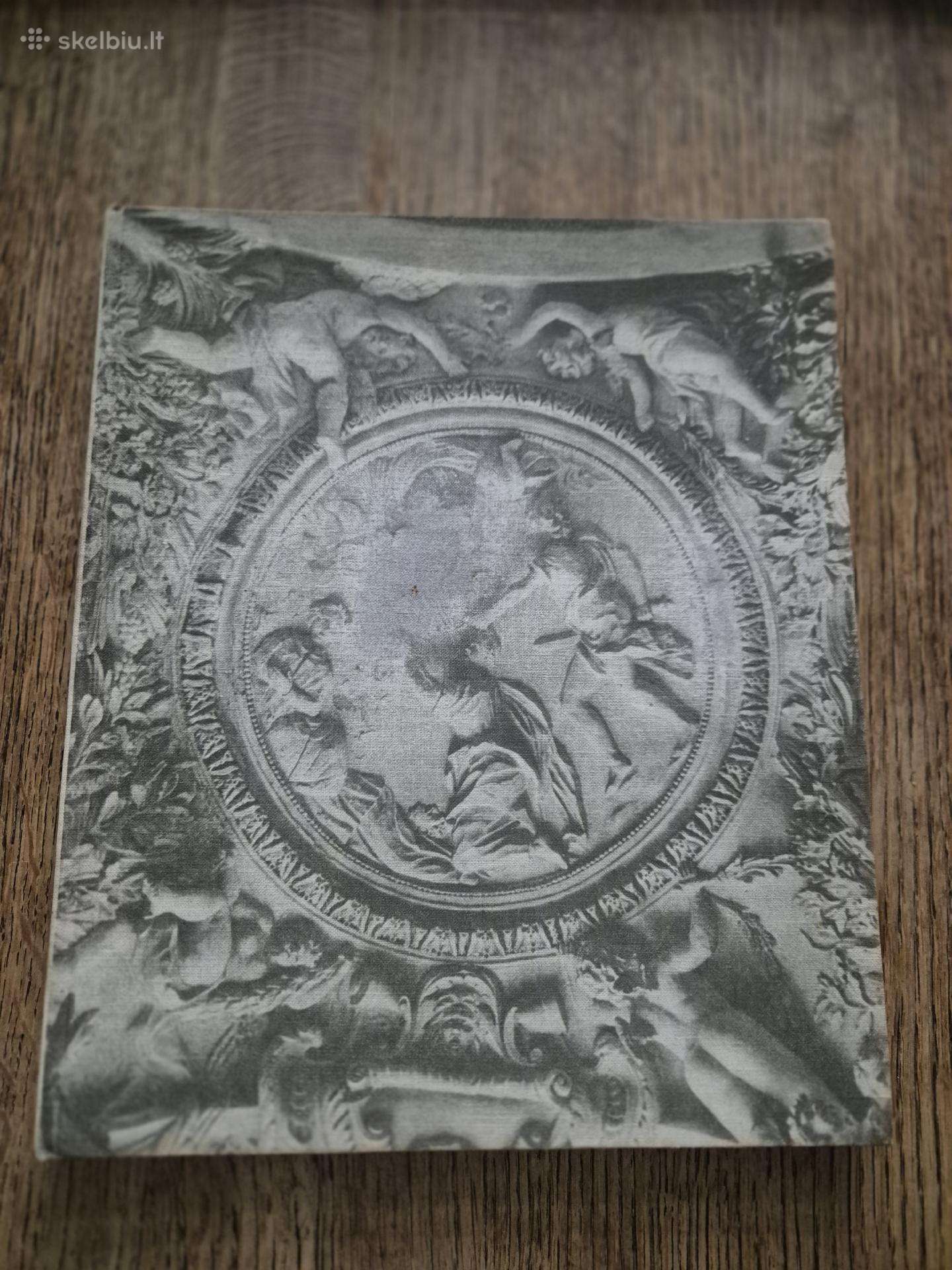 Fotoalbumas "Po baroko skliautais" (A. Spelskis)