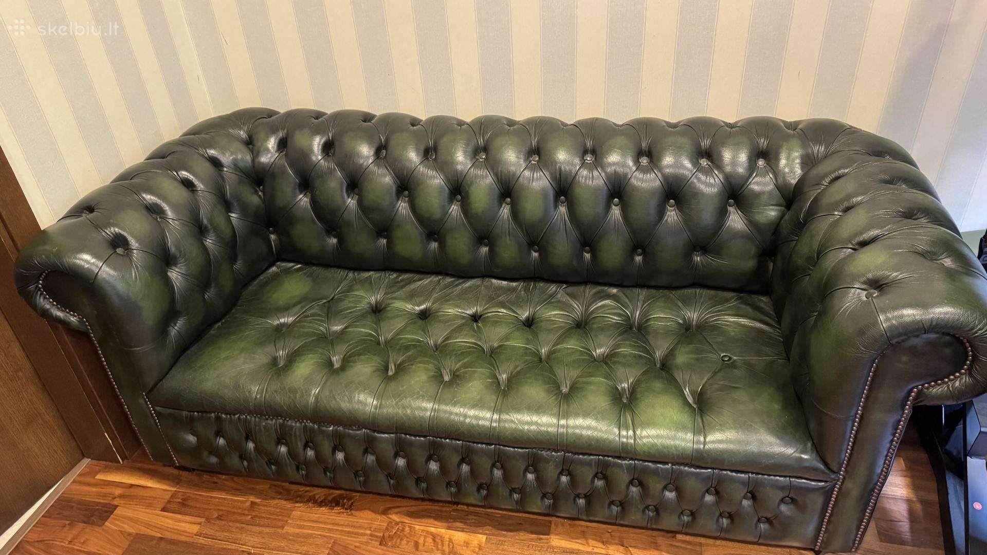 Chesterfield stiliaus dviviete sofa ir foteliai