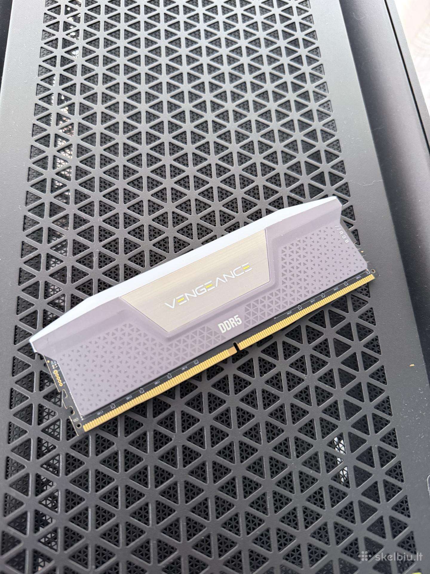 Corsair Ddr5 RAM 1 x 32 GB 6000 Rgb