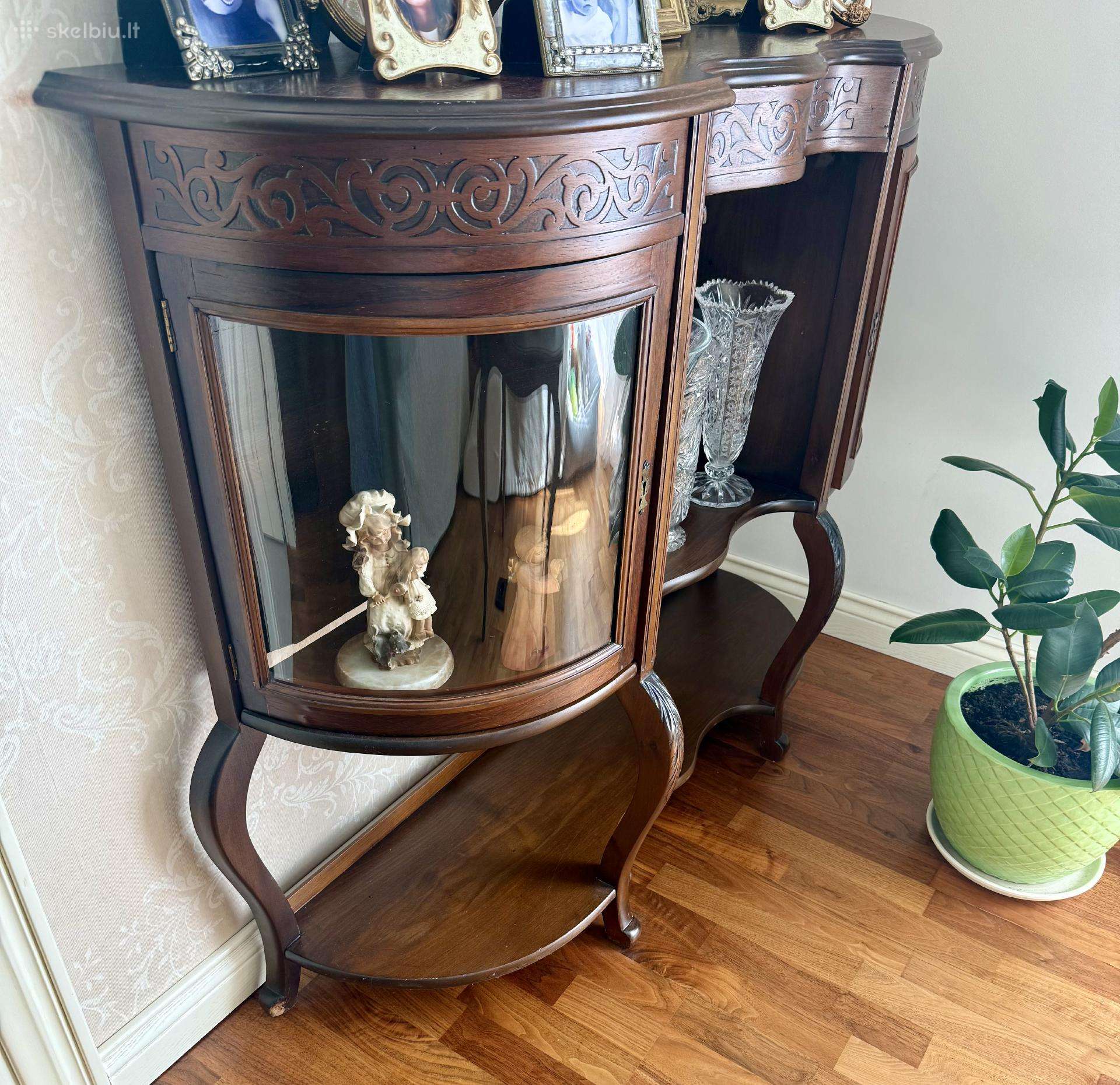 Antikvarinė Art Nouveau vitrininė konsolė-indauja
