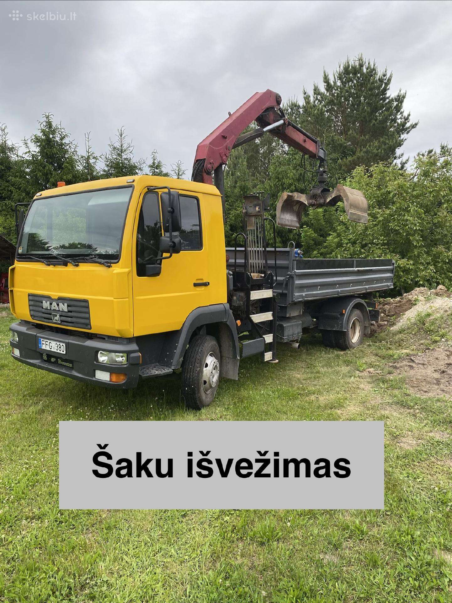 Šaku išvezimas su kranu Zvyras smelis skalda kran