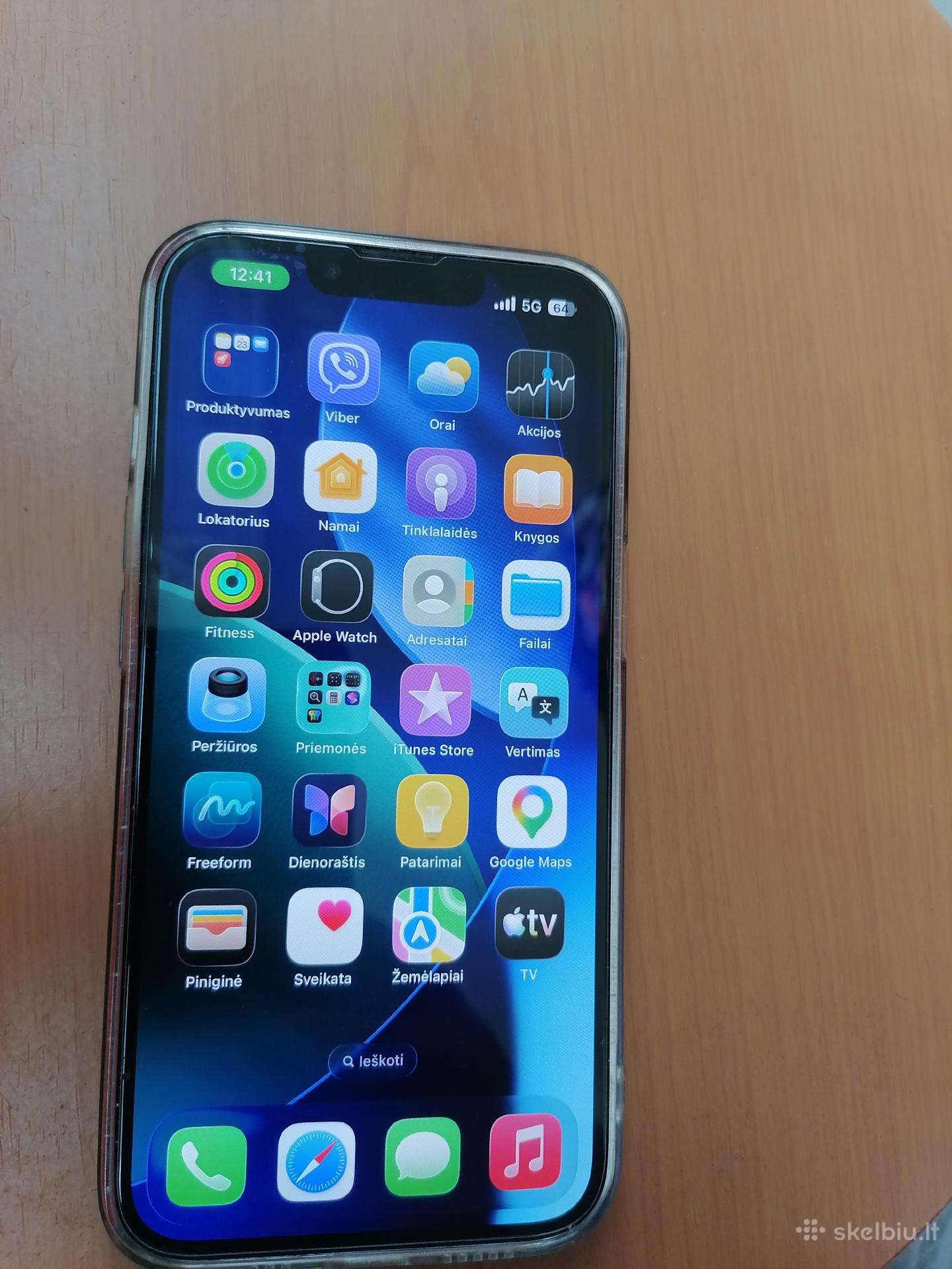 iPhone 13