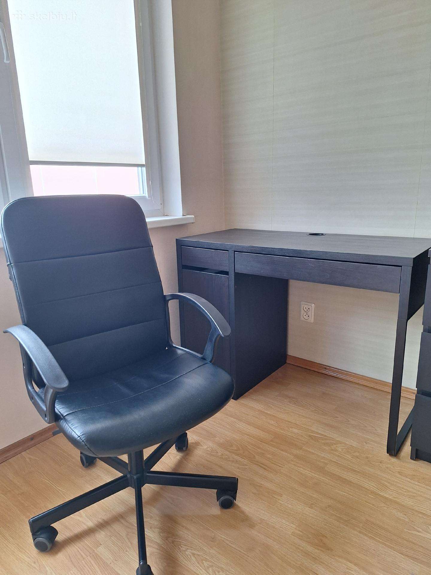 Parduodamas rašomasis stalas ir kėdė