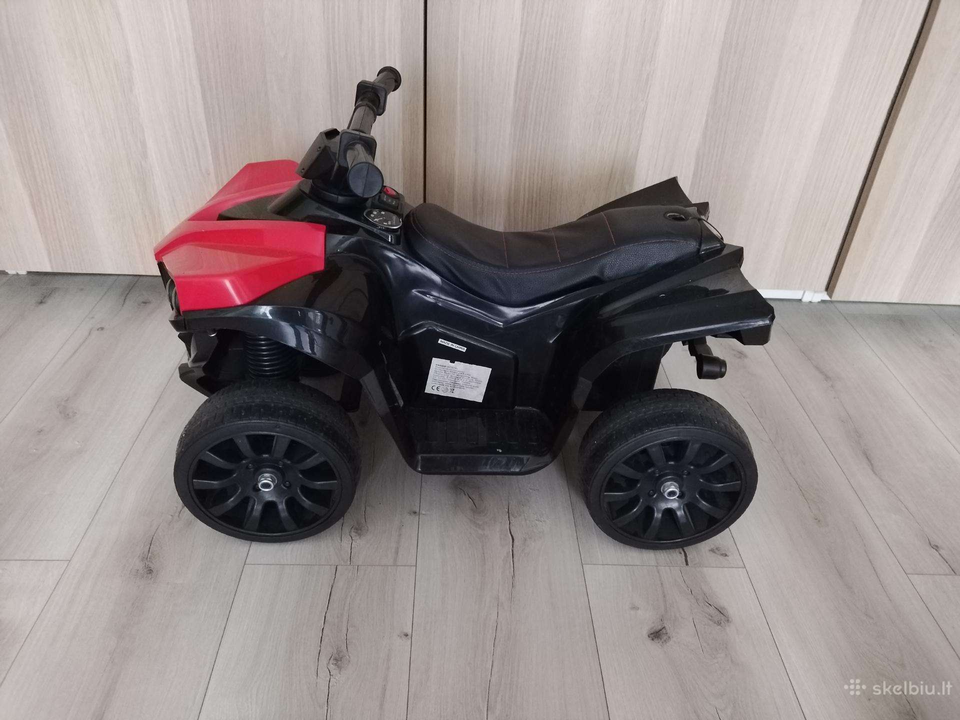 Vaikiškas akumuliatorinis keturratis.