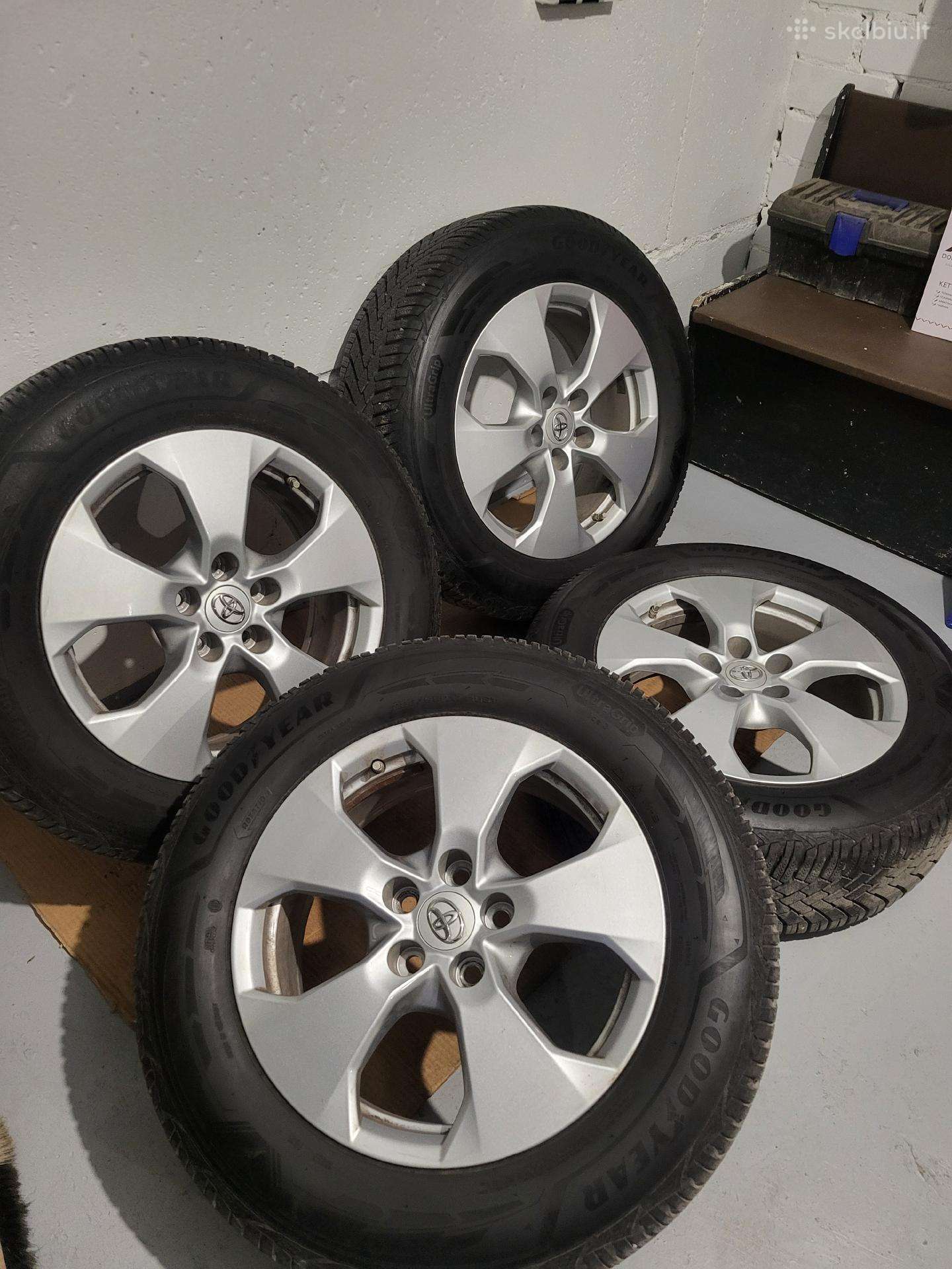 Originalus r17 toyota rav4