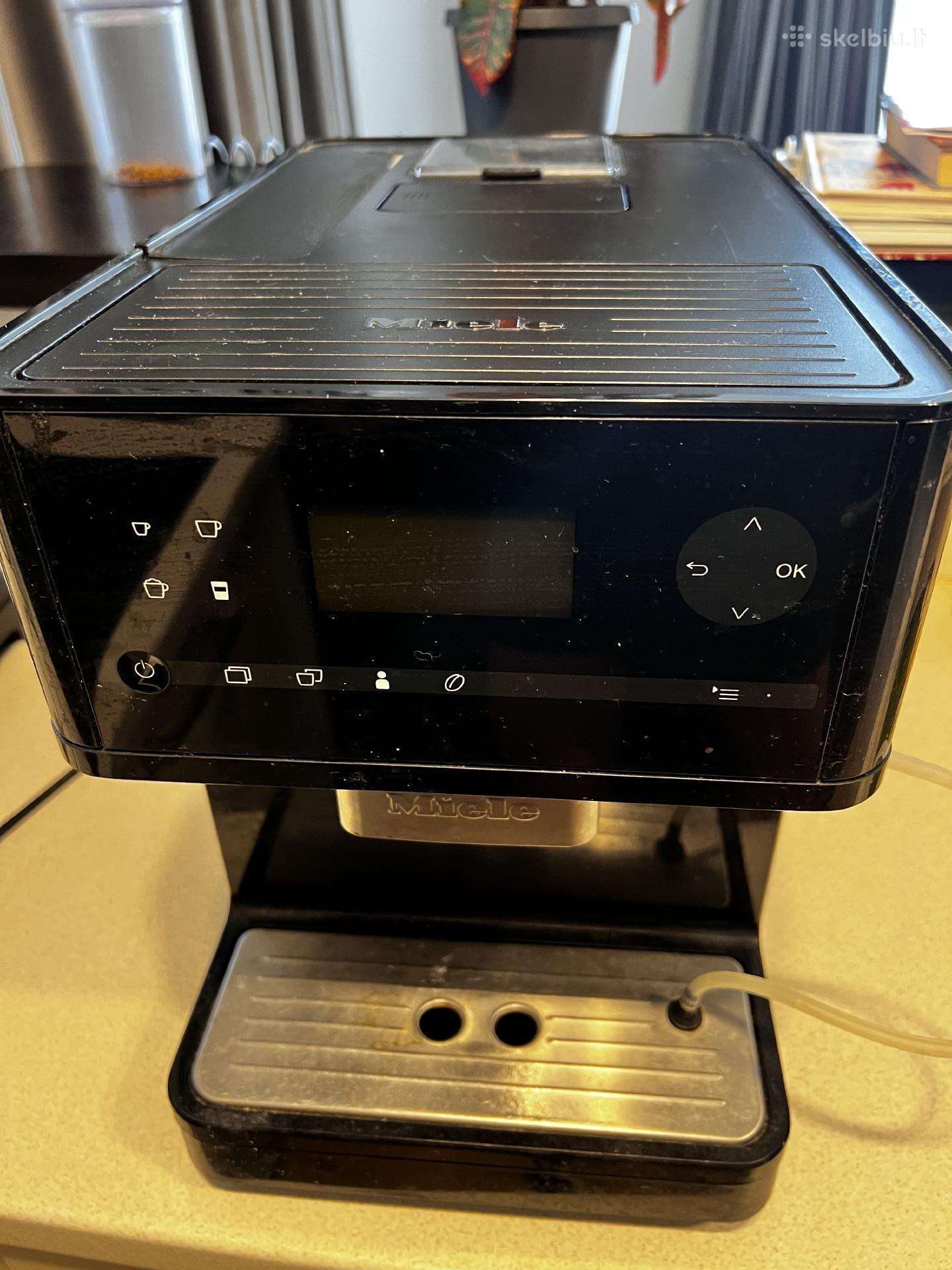 Parduodamas Miele Cm6150 kavos aparatas