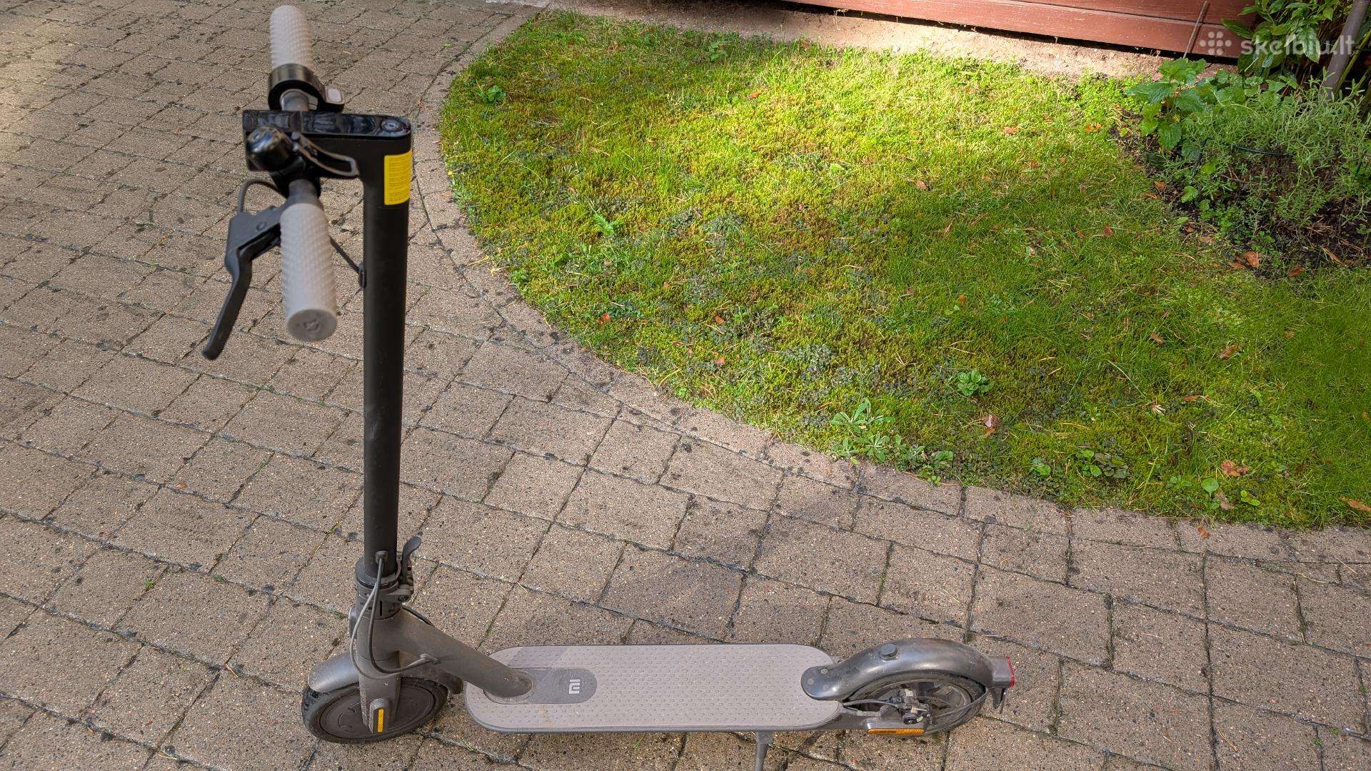 Mi Electric Scooter 1s