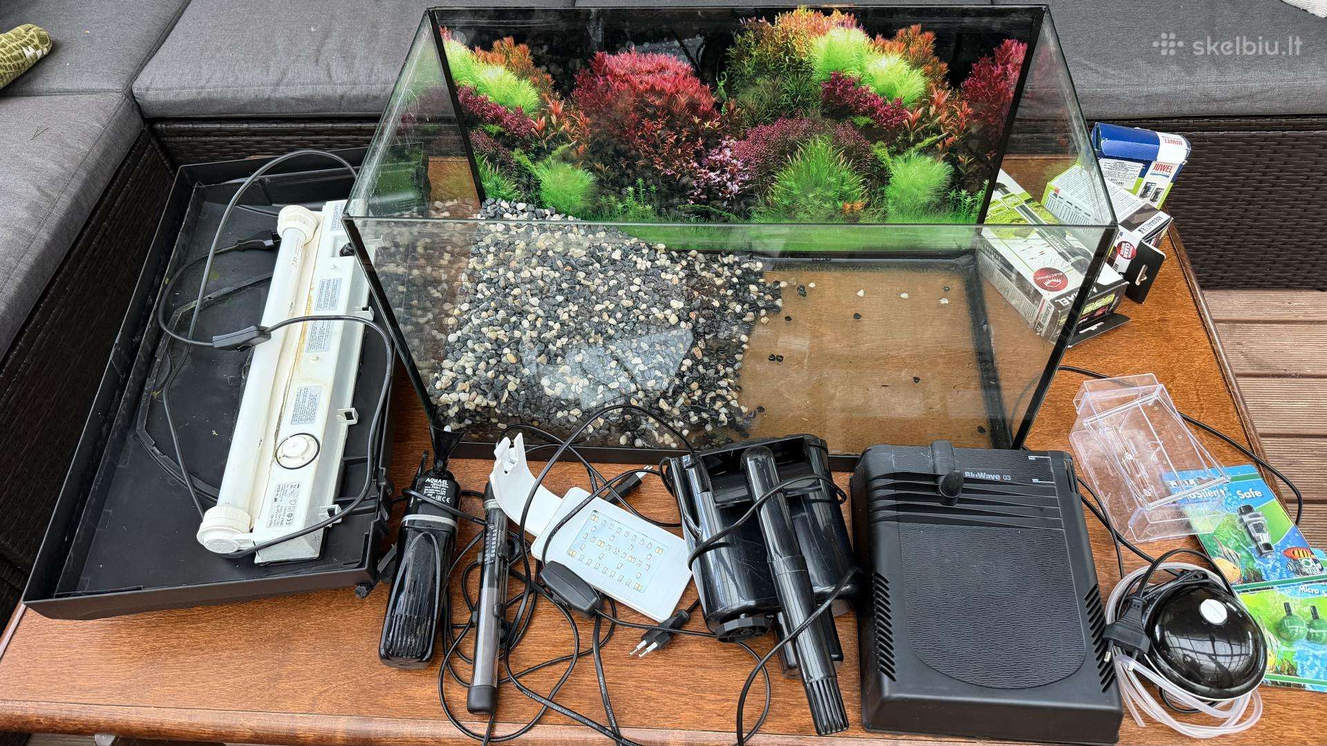 Akvariumas su įranga