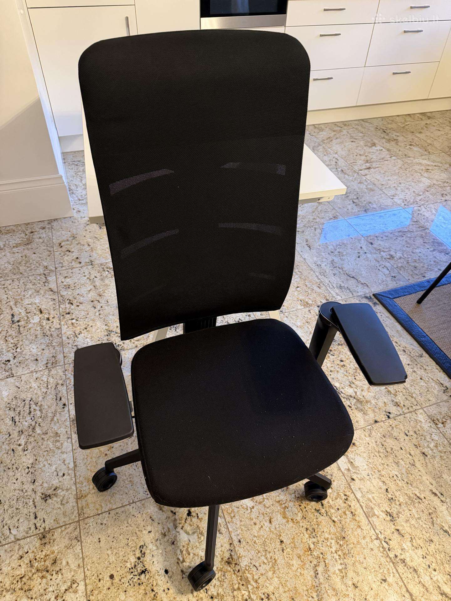 Isku reguliuojama darbo kede