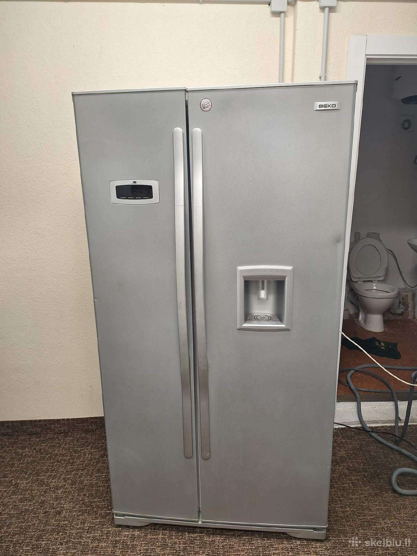 Parduodamas didelis Beko Side-by-side