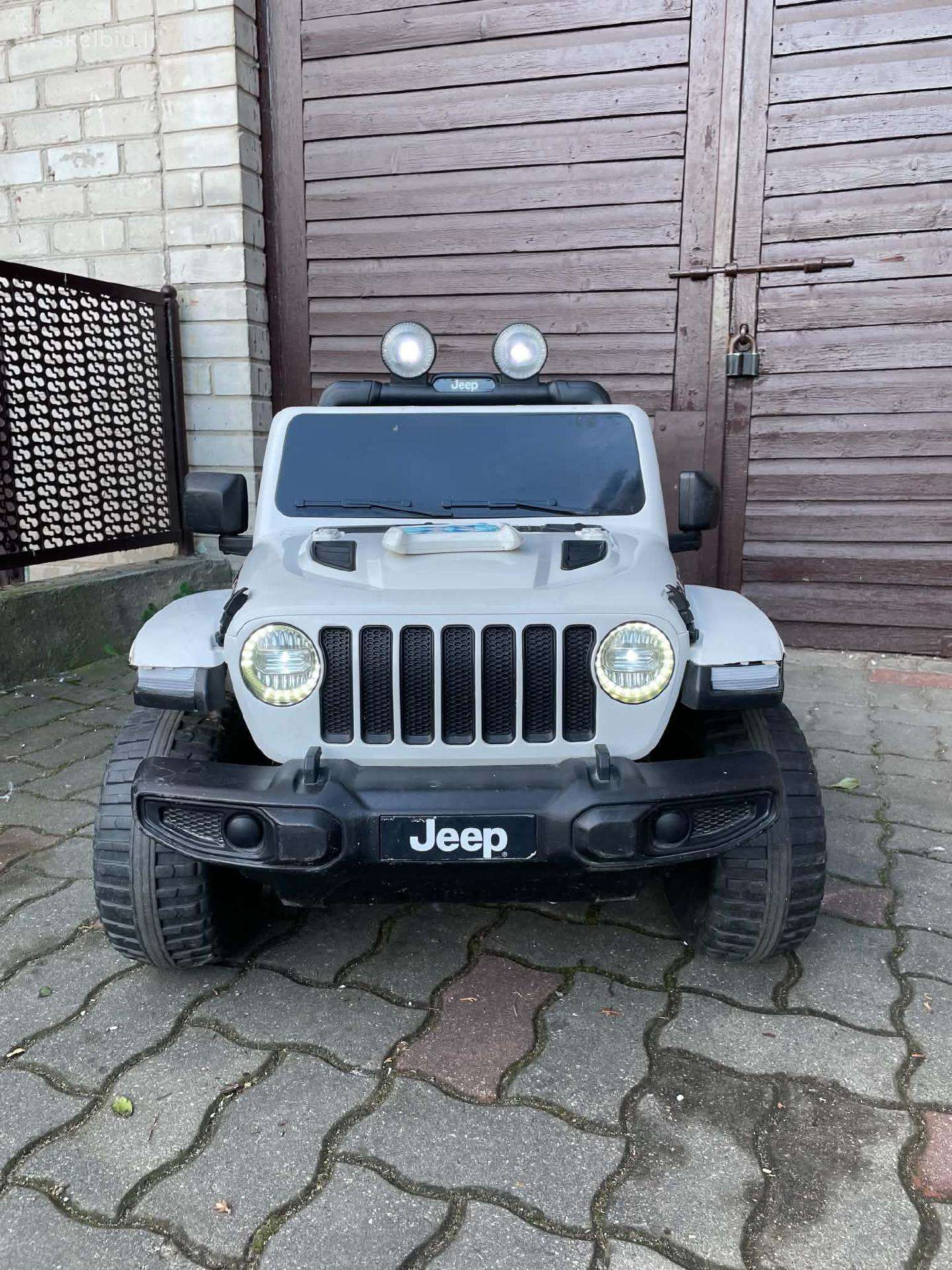 Jeep rubicon 4x4 su pultu tevams