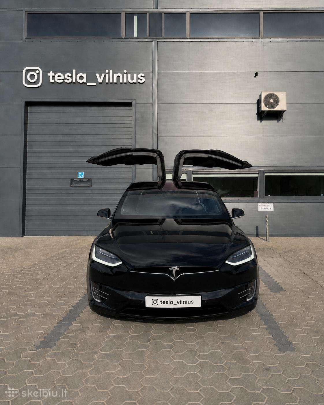 Tesla Model X, Хэтчбек