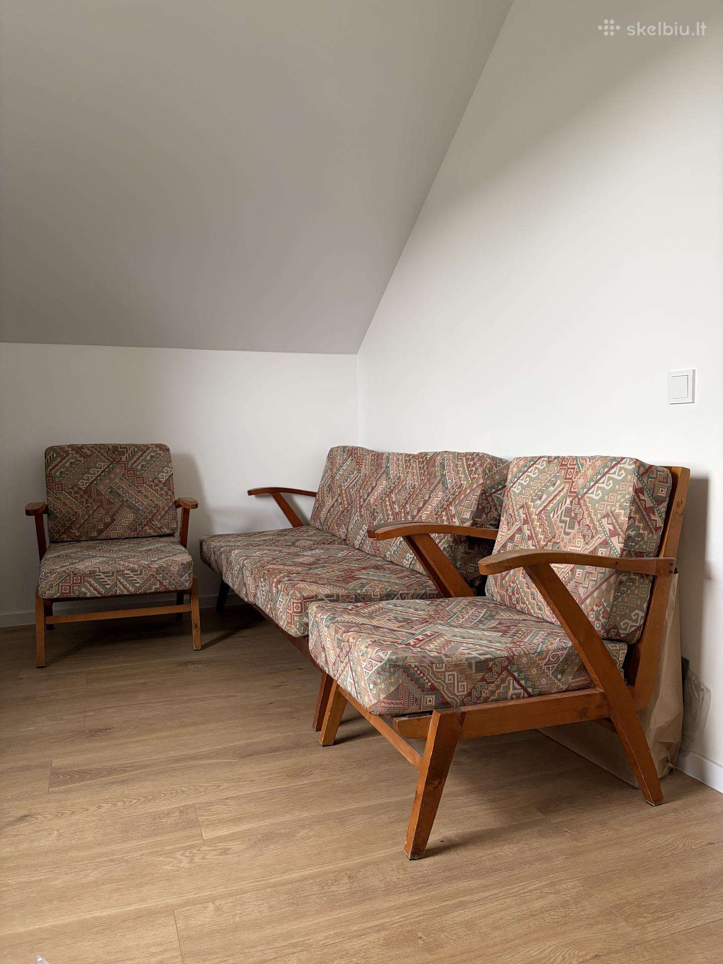 Vintažiniai Mid Century baldai - sofos