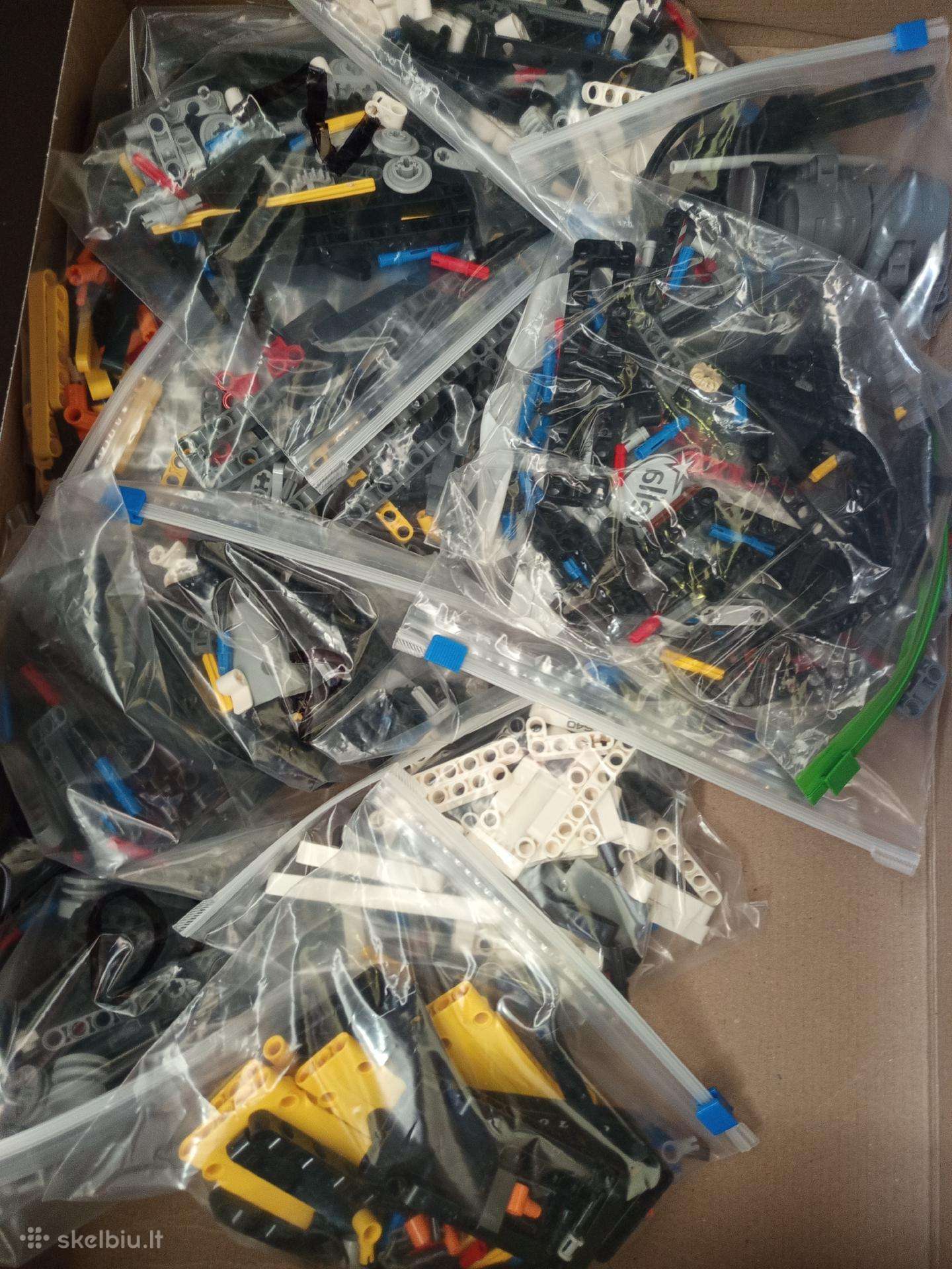 Parduodamas Lego Technic 42175