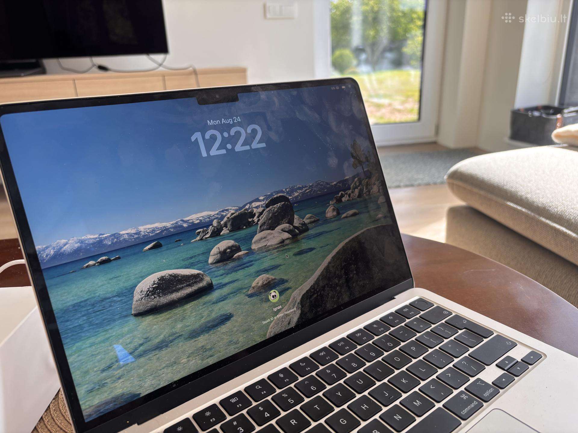 Parduodamas beveik naujas MacBook Air M4.