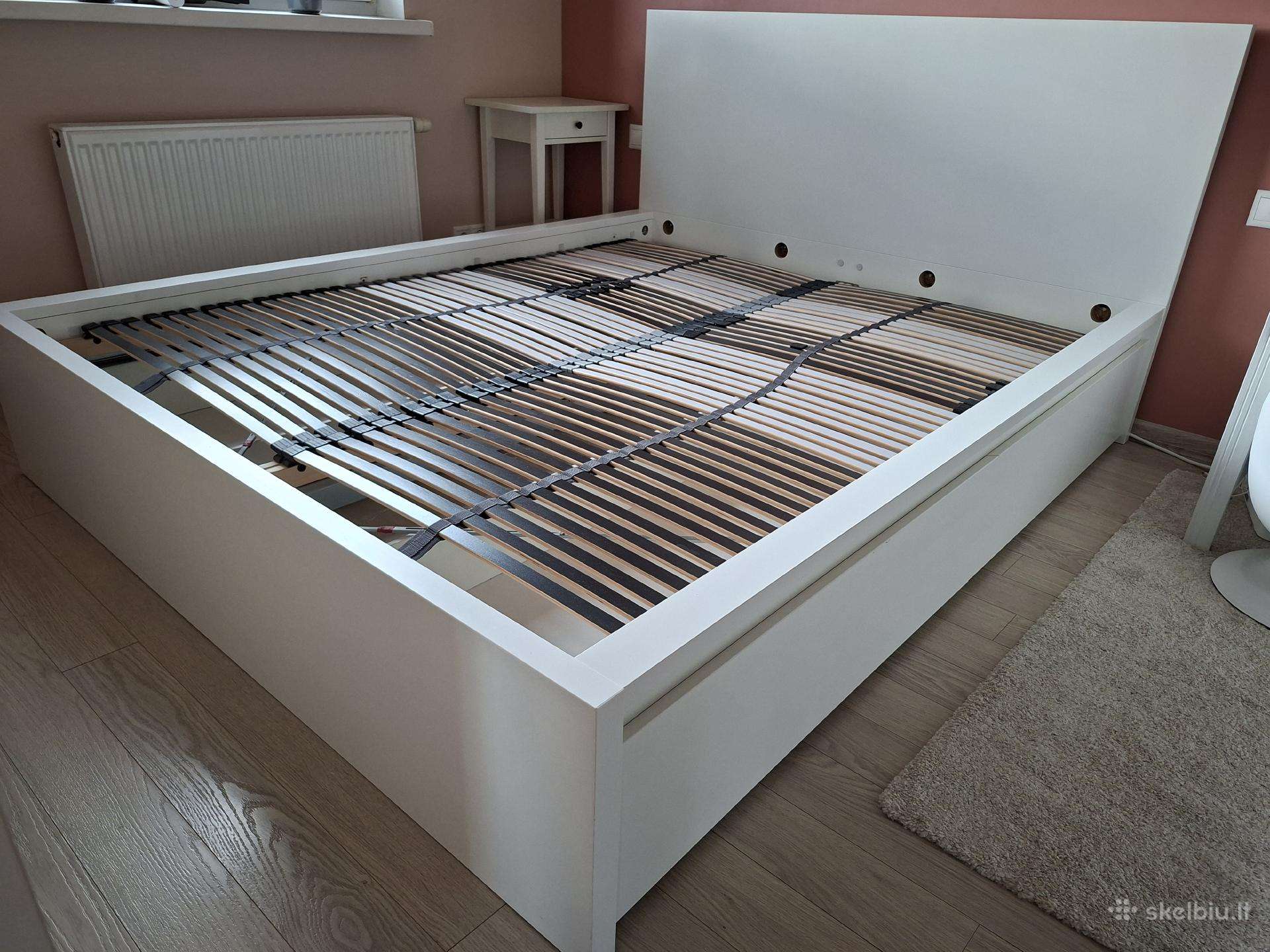 1,6x2,0 Ikea Malm lova su 4 stalčiais