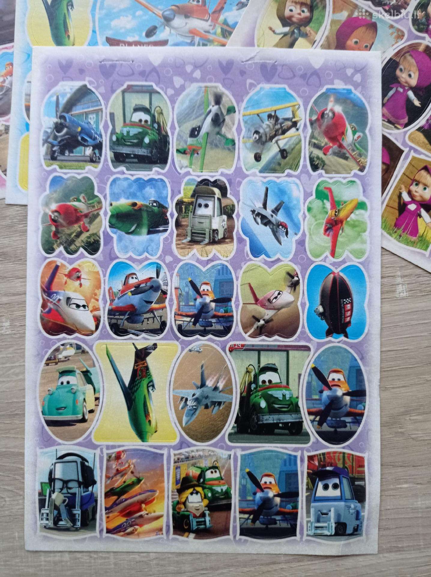 Lipdukai su animacinių filmų herojais