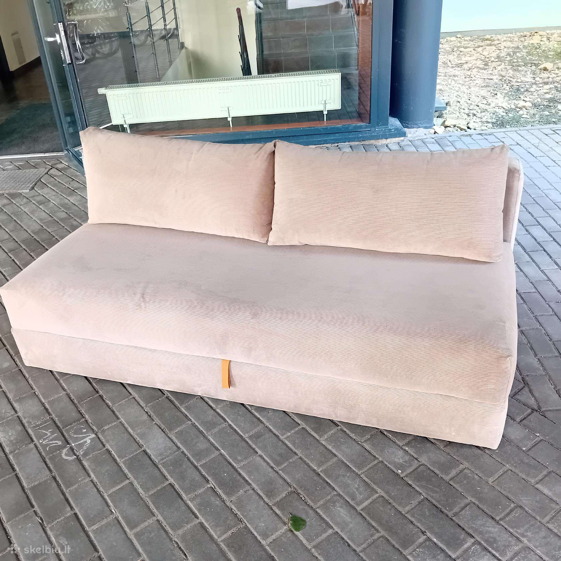 Sofa lova