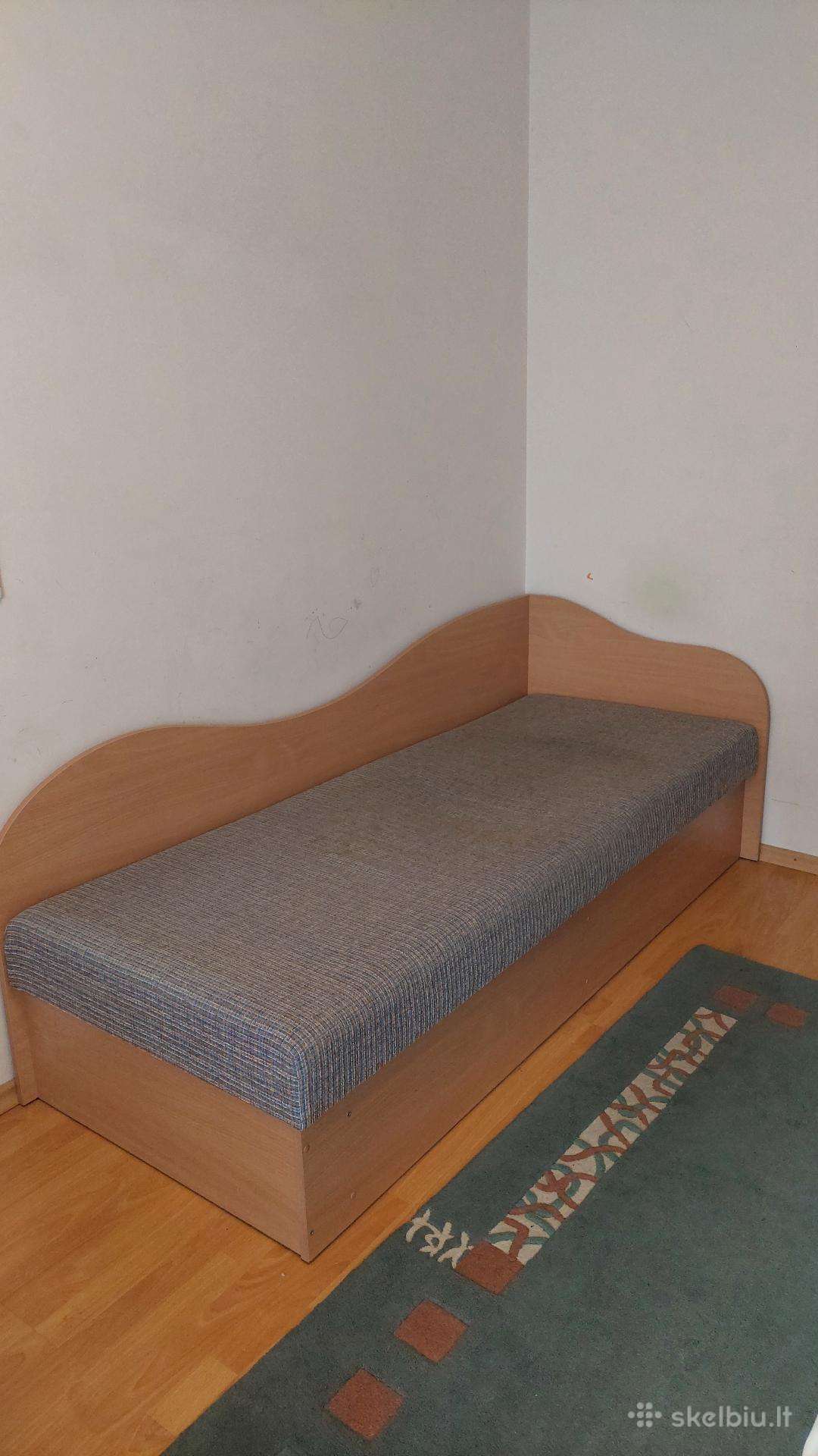 Lova su patalynės dėže