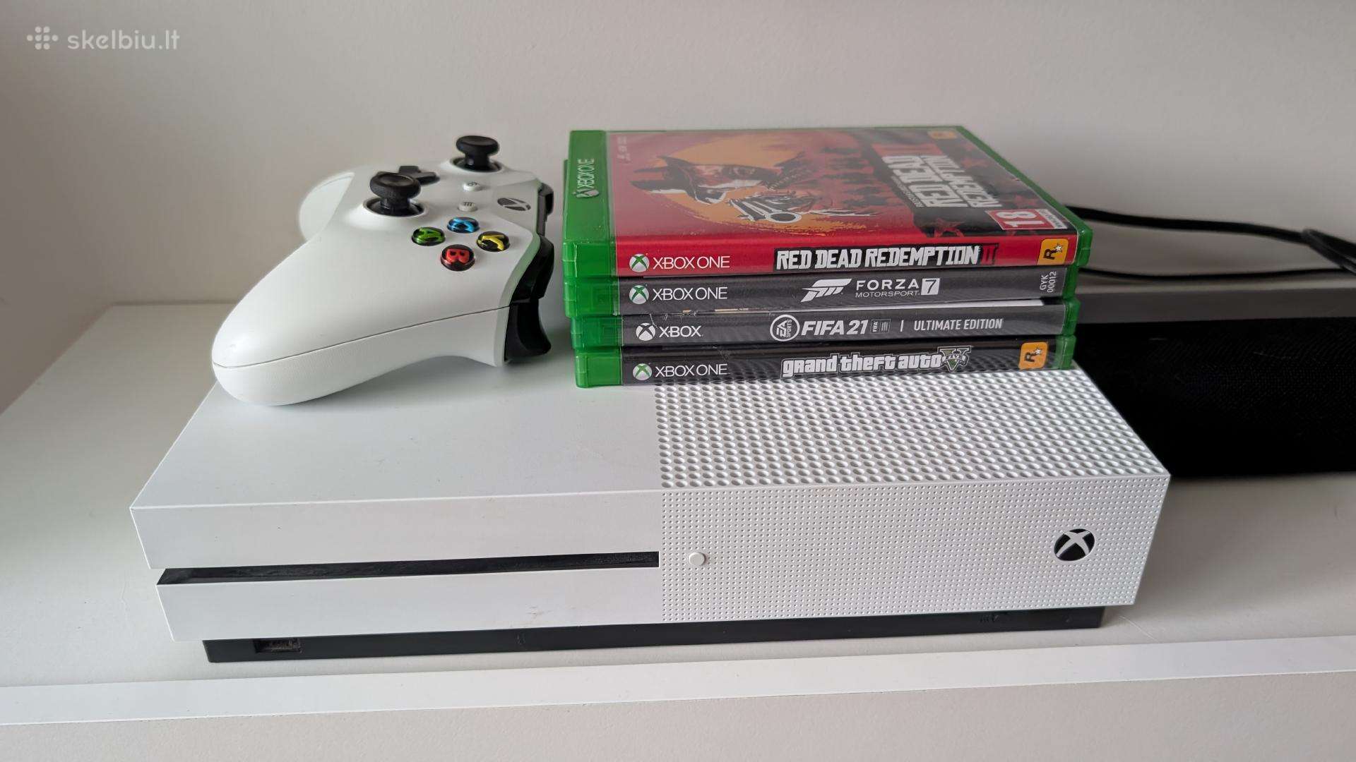 Xbox One S 1tb + 4 žaidimai