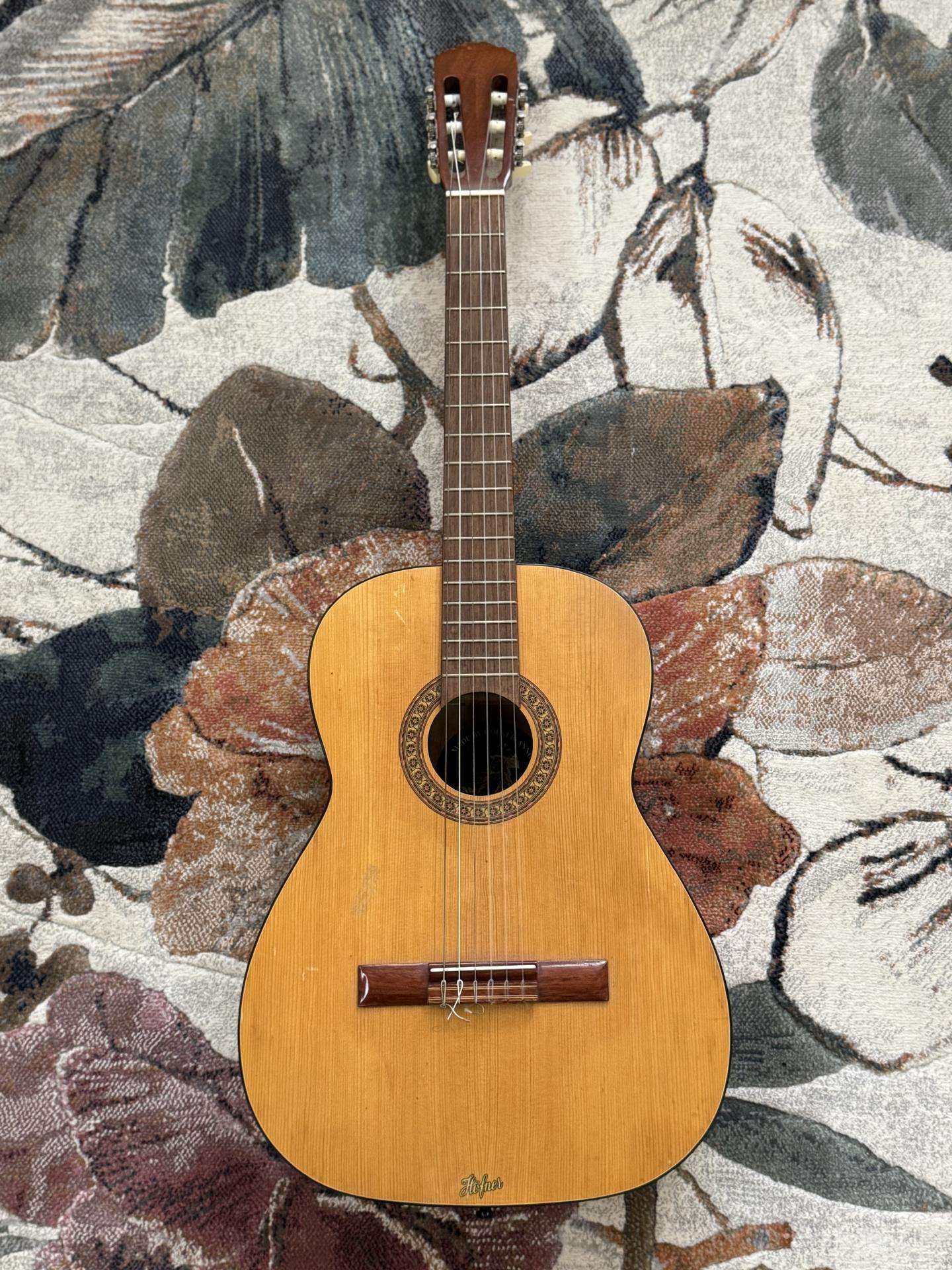 Hofner klasikinė gitara