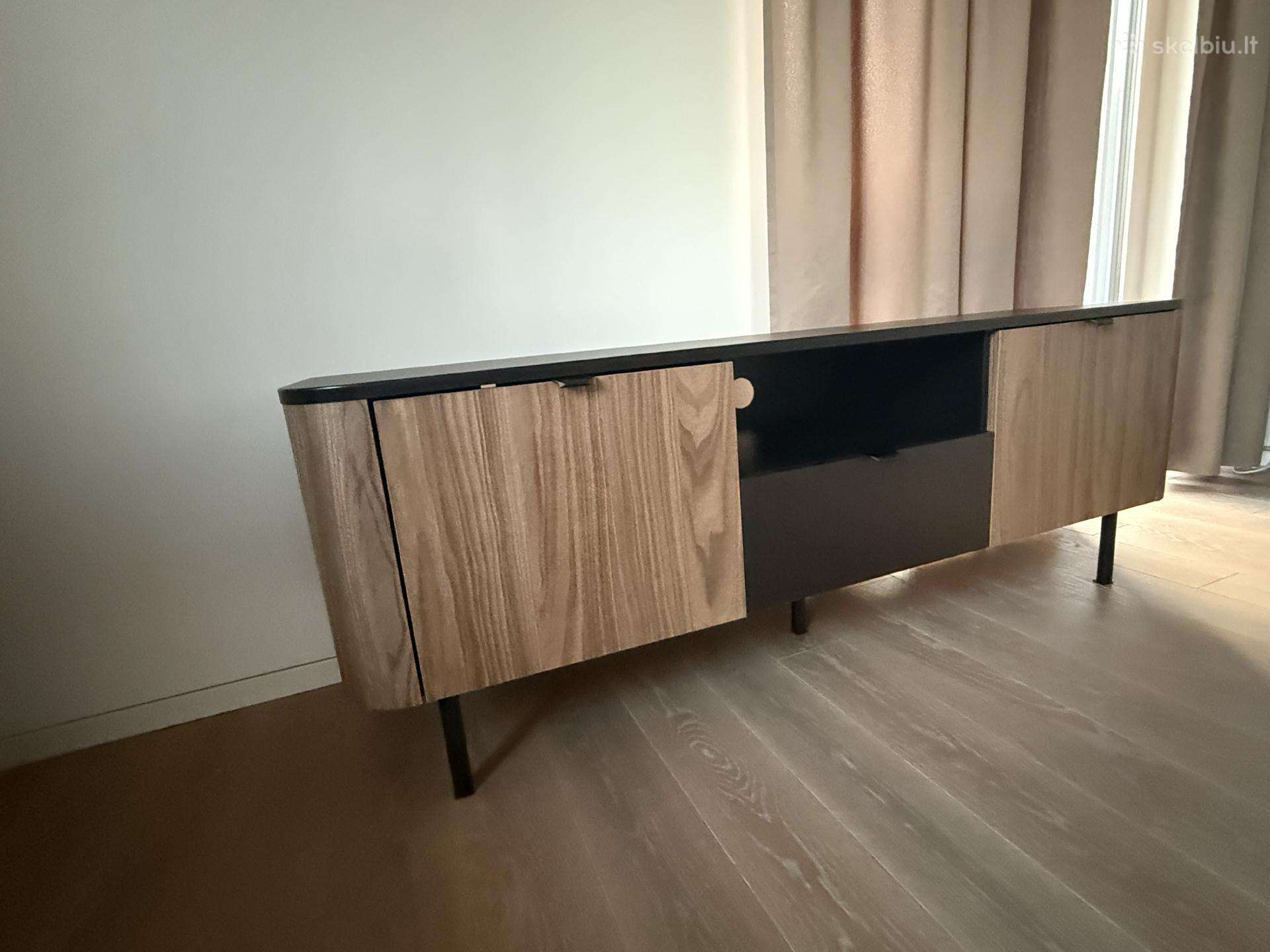 TV staliukas