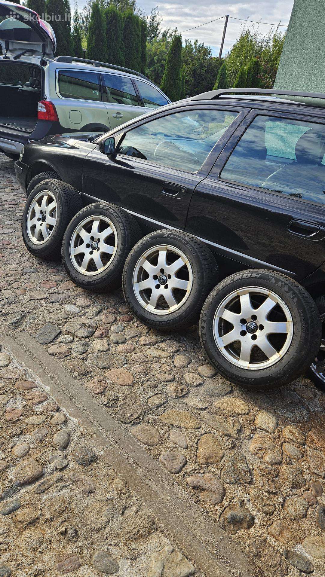 Padangos su diskais Volvo V70 200eur.