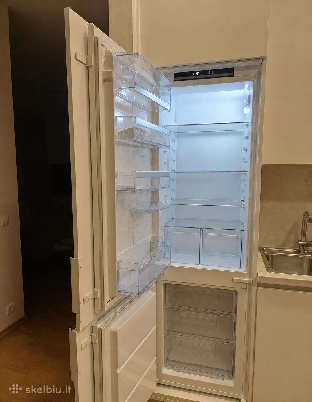 Mažai naudotas šaldytuvas tik 90€ nelaiko freono