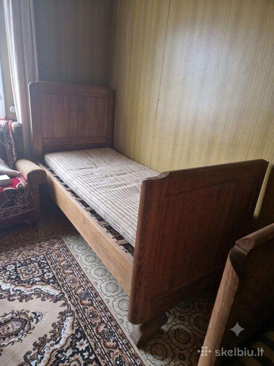 Parduodamos 2 antikvarinės ąžuolinės lovos