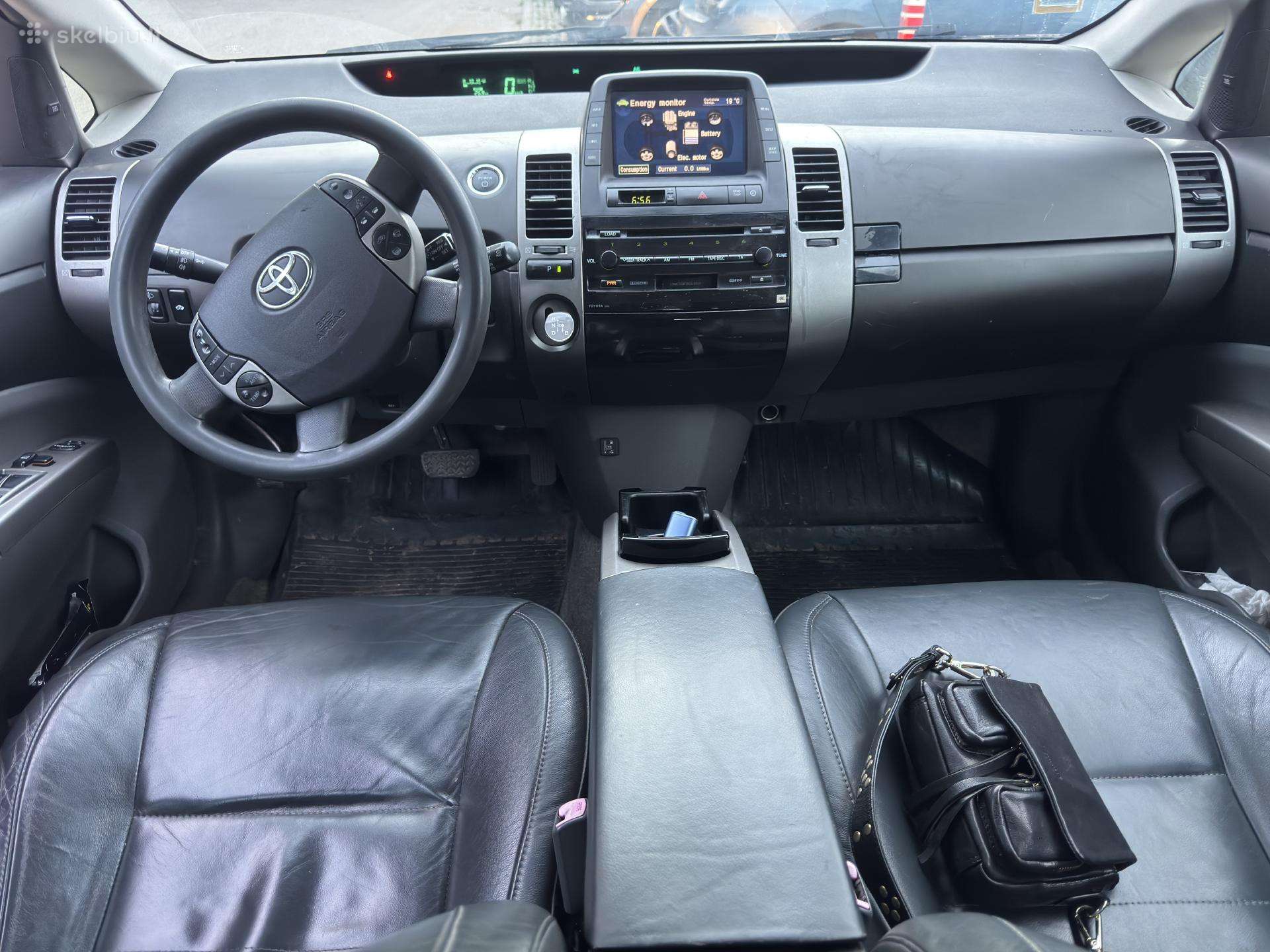 Toyota Prius, hečbekas