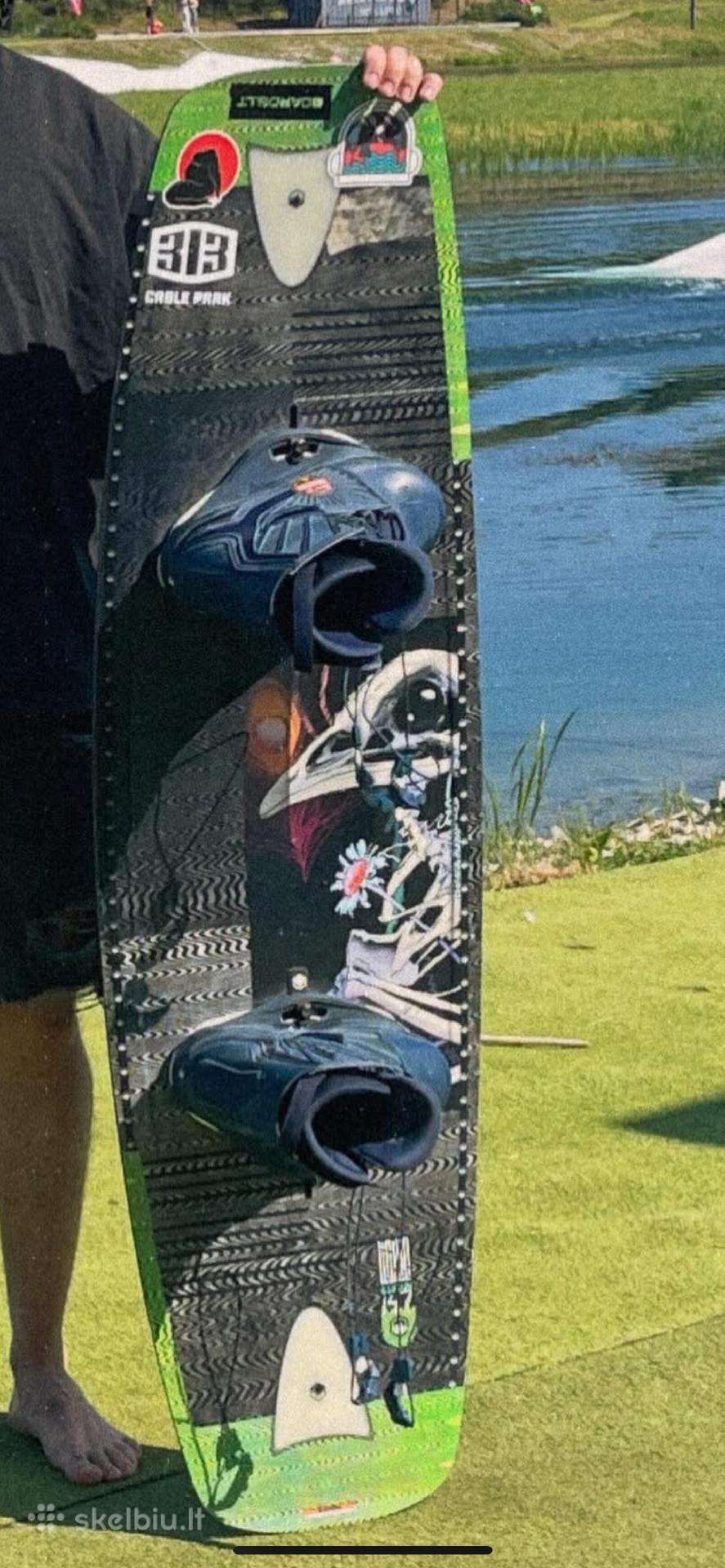 Liquid force illusion