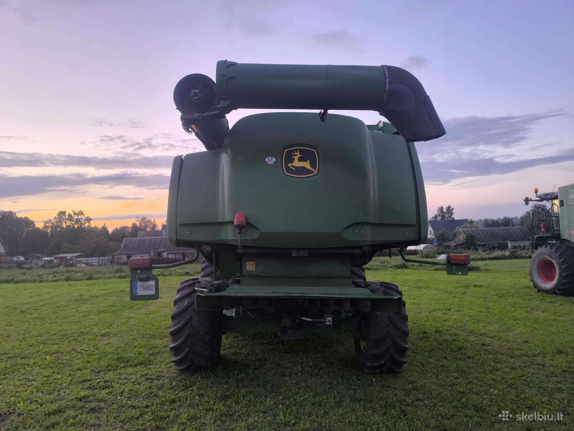 John Deere 9880, combine harvesters